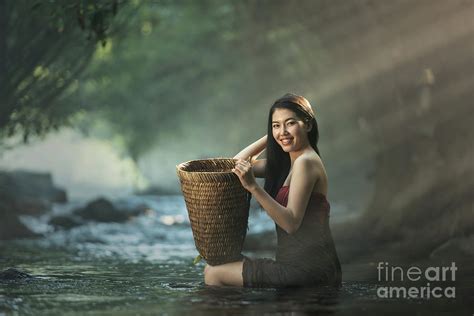 naked lady bathing